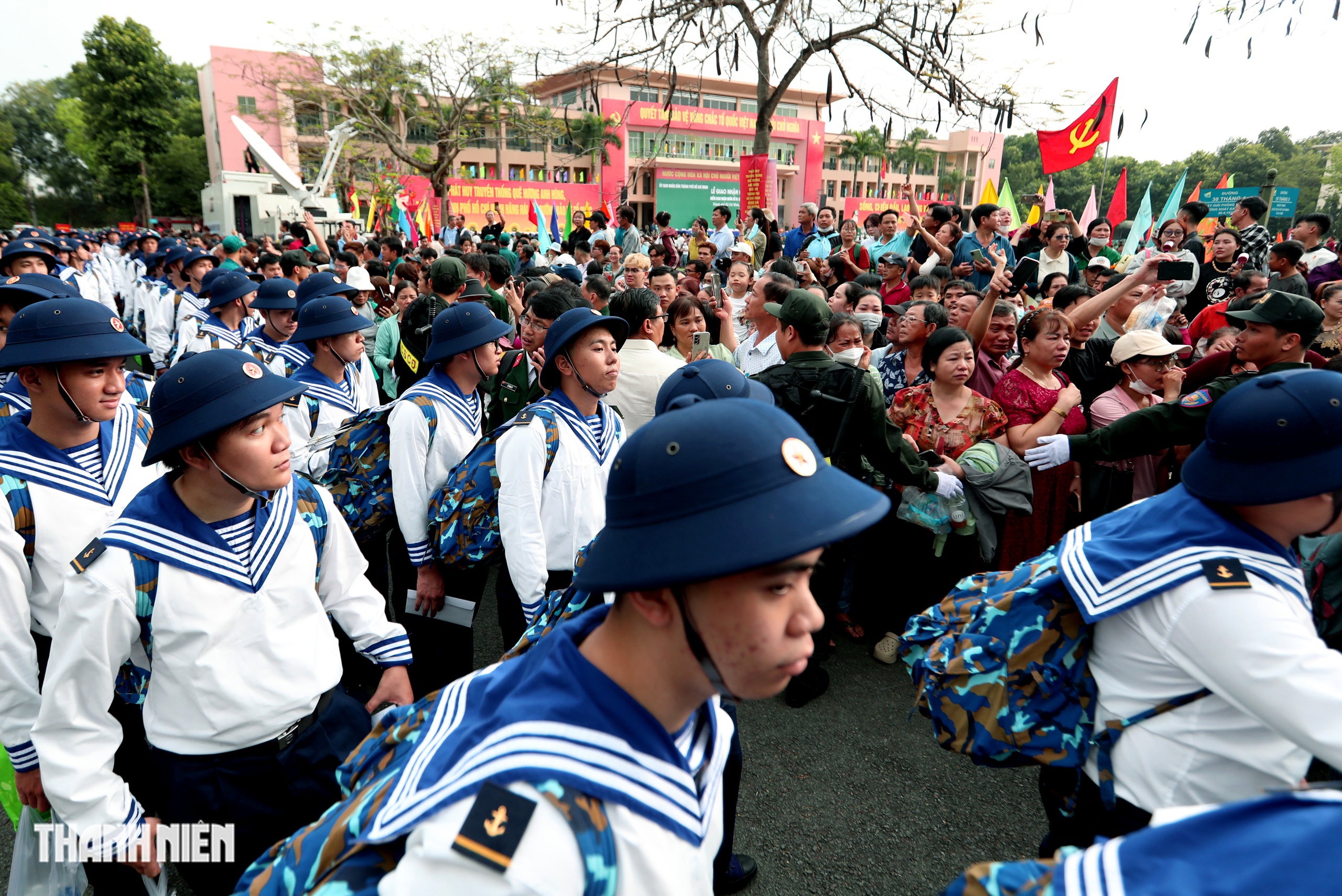 Hơn 9.000 thanh niên TP.HCM lên đường nhập ngũ - Ảnh 12.