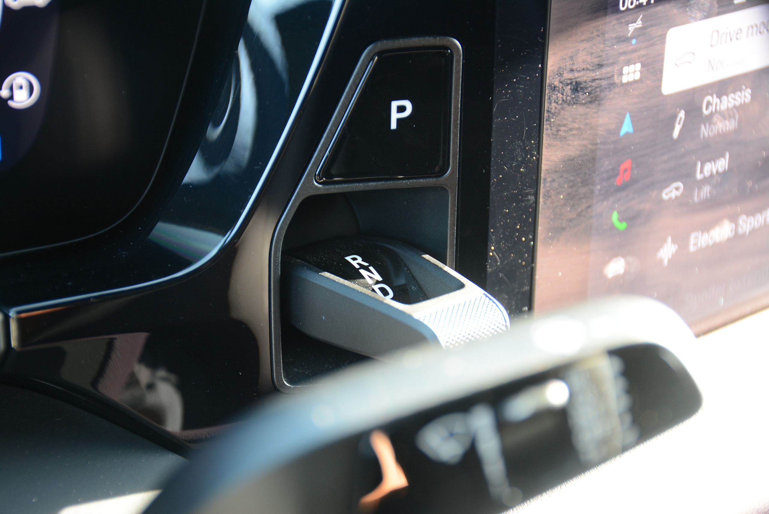 3 lý do vì sao không nên chuyển cần số về P khi dừng đèn đỏ 3 3 lý do vì sao không nên chuyển cần số về P khi dừng đèn đỏ - Ảnh 3.