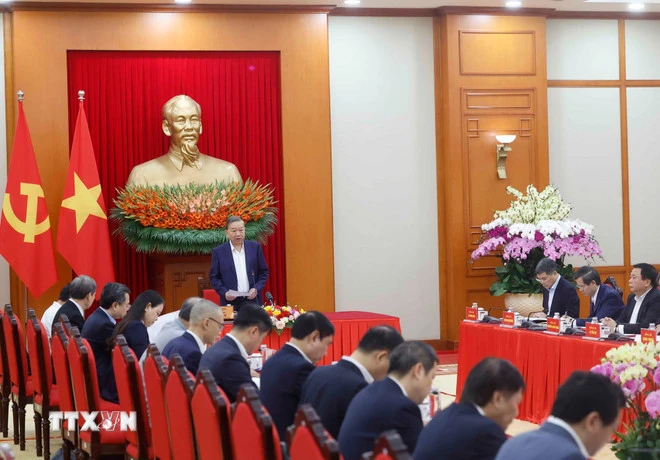 Đây là cuộc họp đầu tiên kể từ khi Ban Chỉ đạo được thành lập, thể hiện tinh thần khẩn trương, nghiêm túc và khoa học khi bắt tay ngay vào nhiệm vụ lớn của Đảng trong giai đoạn mới. Ảnh: TTXVN tổng bí thư tô lâm 1.jpg