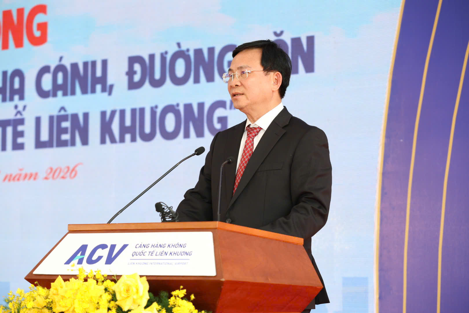 Khởi công sửa chữa đường cất hạ cánh, đường lăn sân bay Liên Khương 3 Khởi công sửa chữa đường cất hạ cánh, đường lăn sân bay Liên Khương - Ảnh 3.