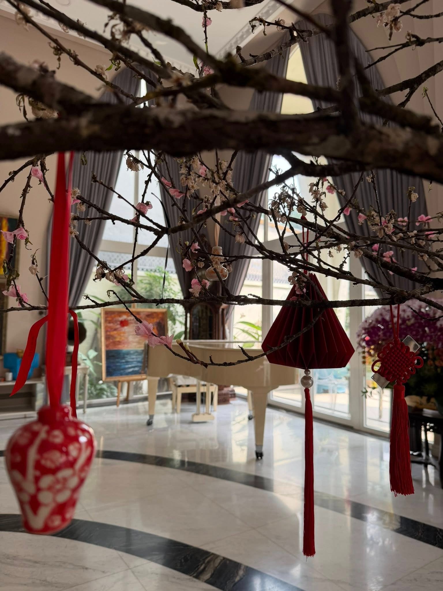 Mỹ nhân Vbiz sống trong biệt thự 1000m2 lộng lẫy như cung điện, đi mỏi chân vẫn không hết- Ảnh 12.