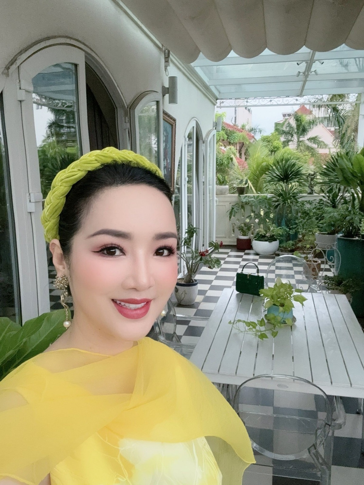 Mỹ nhân Vbiz sống trong biệt thự 1000m2 lộng lẫy như cung điện, đi mỏi chân vẫn không hết- Ảnh 19.