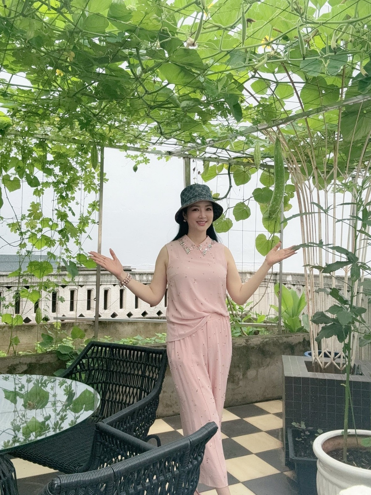 Mỹ nhân Vbiz sống trong biệt thự 1000m2 lộng lẫy như cung điện, đi mỏi chân vẫn không hết- Ảnh 20.