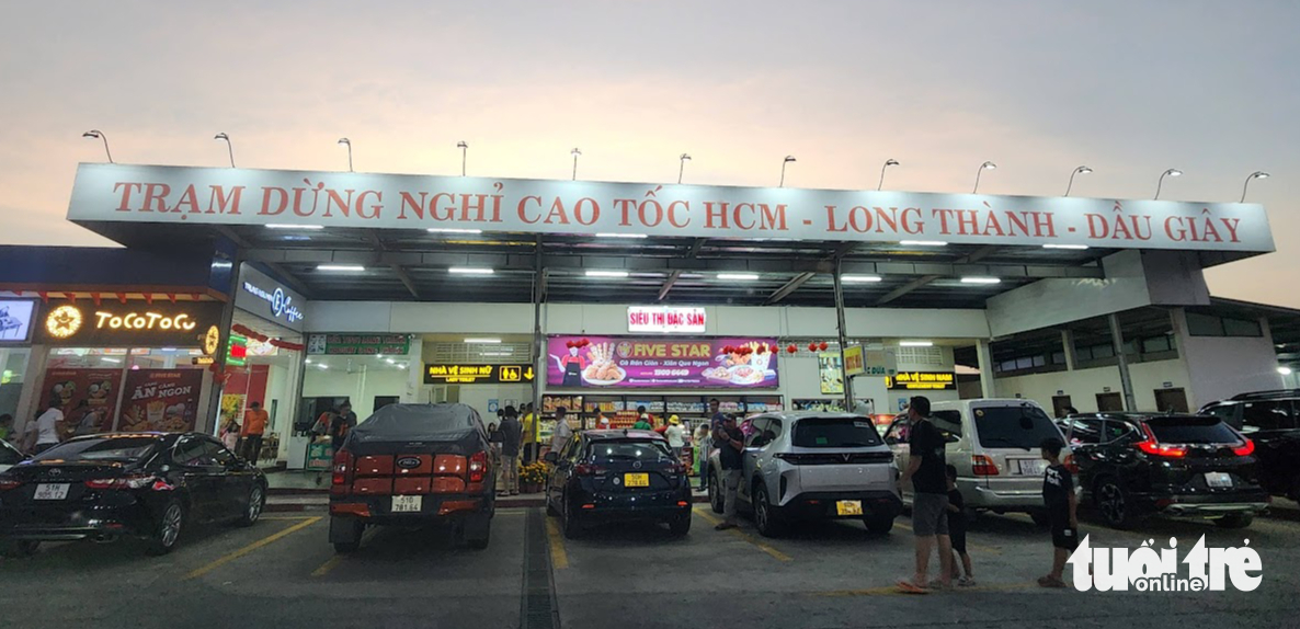 Đứt gãy xăng dầu ở cao tốc TP.HCM - Long Thành: Tòa thông báo ngày xét xử vụ tranh chấp 2 Đứt gãy xăng dầu ở cao tốc TP.HCM - Long Thành: Tòa thông báo ngày xét xử vụ tranh chấp - Ảnh 2.
