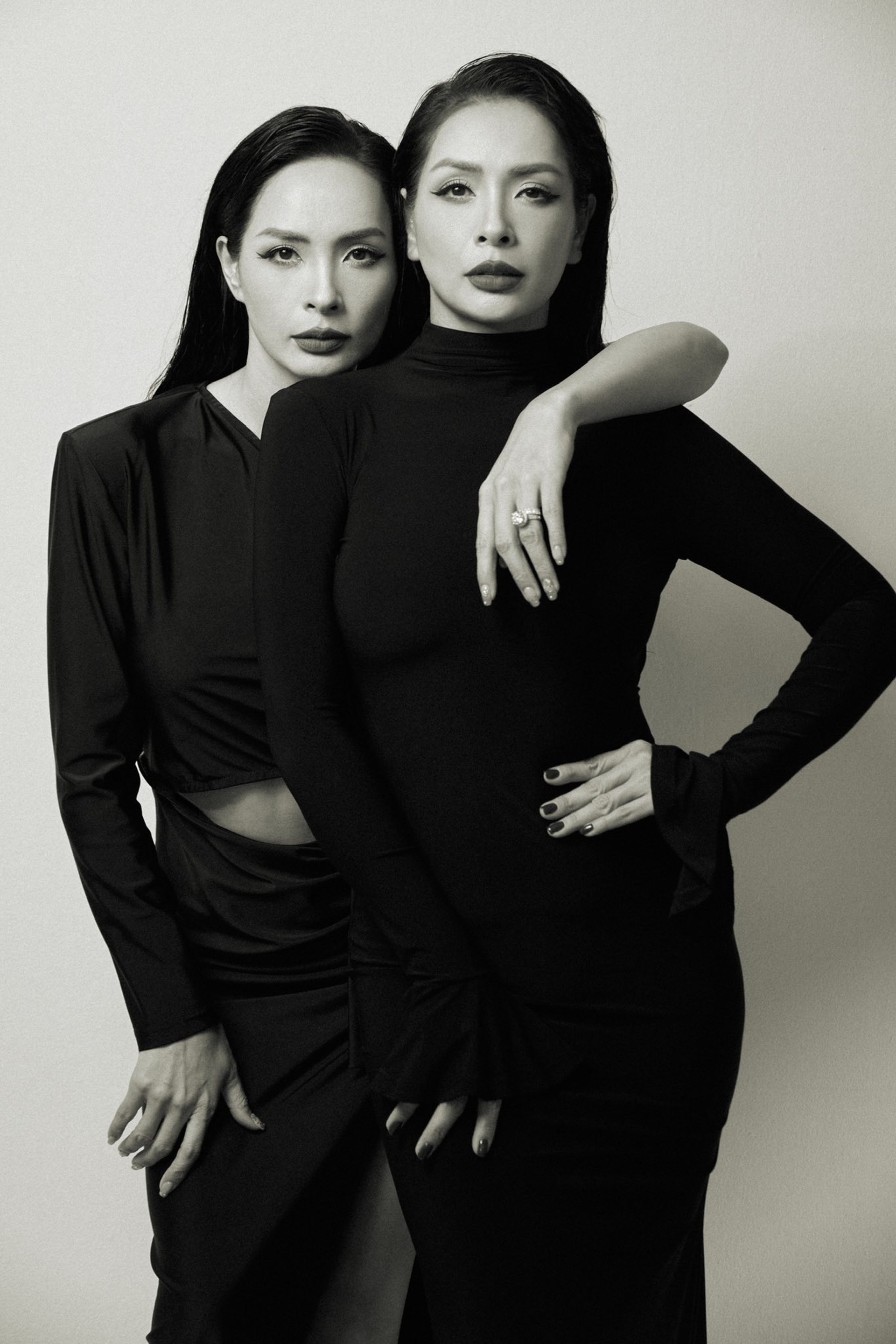 Nhan sắc nóng bỏng tuổi U50 của cặp song sinh Thúy Hằng - Thúy Hạnh - 9