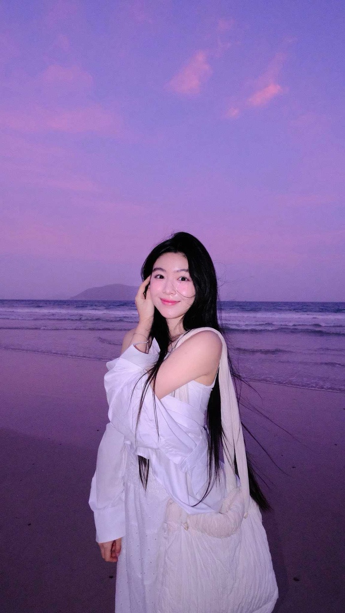 Phản ứng của Lọ Lem giữa lúc rộ nghi vấn hẹn hò chàng trai giàu có 2 Phản ứng của Lọ Lem giữa lúc rộ nghi vấn hẹn hò chàng trai giàu có