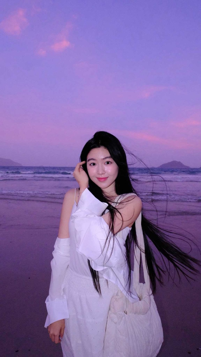 Phản ứng của Lọ Lem giữa lúc rộ nghi vấn hẹn hò chàng trai giàu có 3 Phản ứng của Lọ Lem giữa lúc rộ nghi vấn hẹn hò chàng trai giàu có