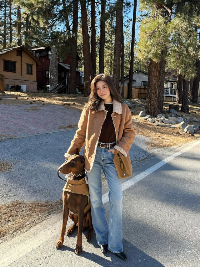 Phối áo khoác và quần jeans đúng gu sành điệu- Ảnh 3. Phối áo khoác và quần jeans đúng gu sành điệu- Ảnh 3.