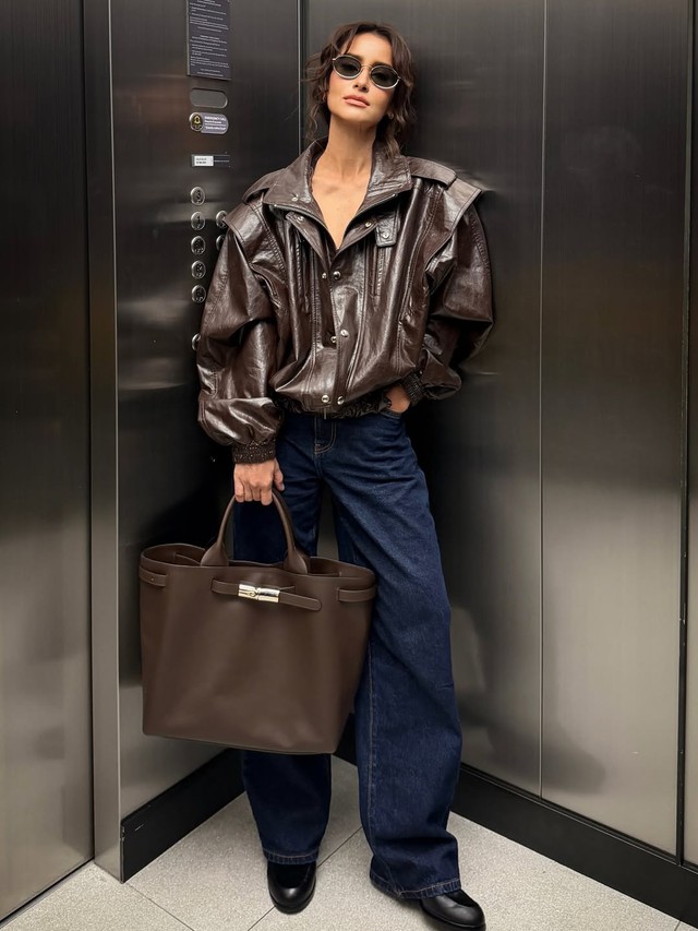 Phối áo khoác và quần jeans đúng gu sành điệu- Ảnh 8. Phối áo khoác và quần jeans đúng gu sành điệu- Ảnh 8.