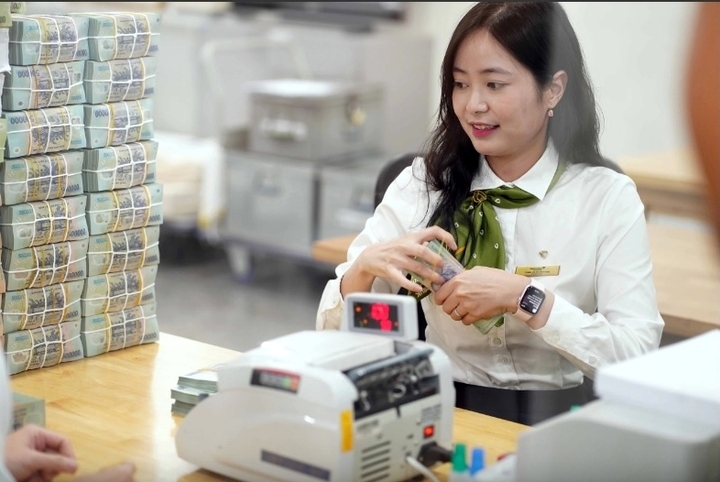 Lãi suất tăng, áp lực đè nặng lên vai người mua nhà- Ảnh 2.