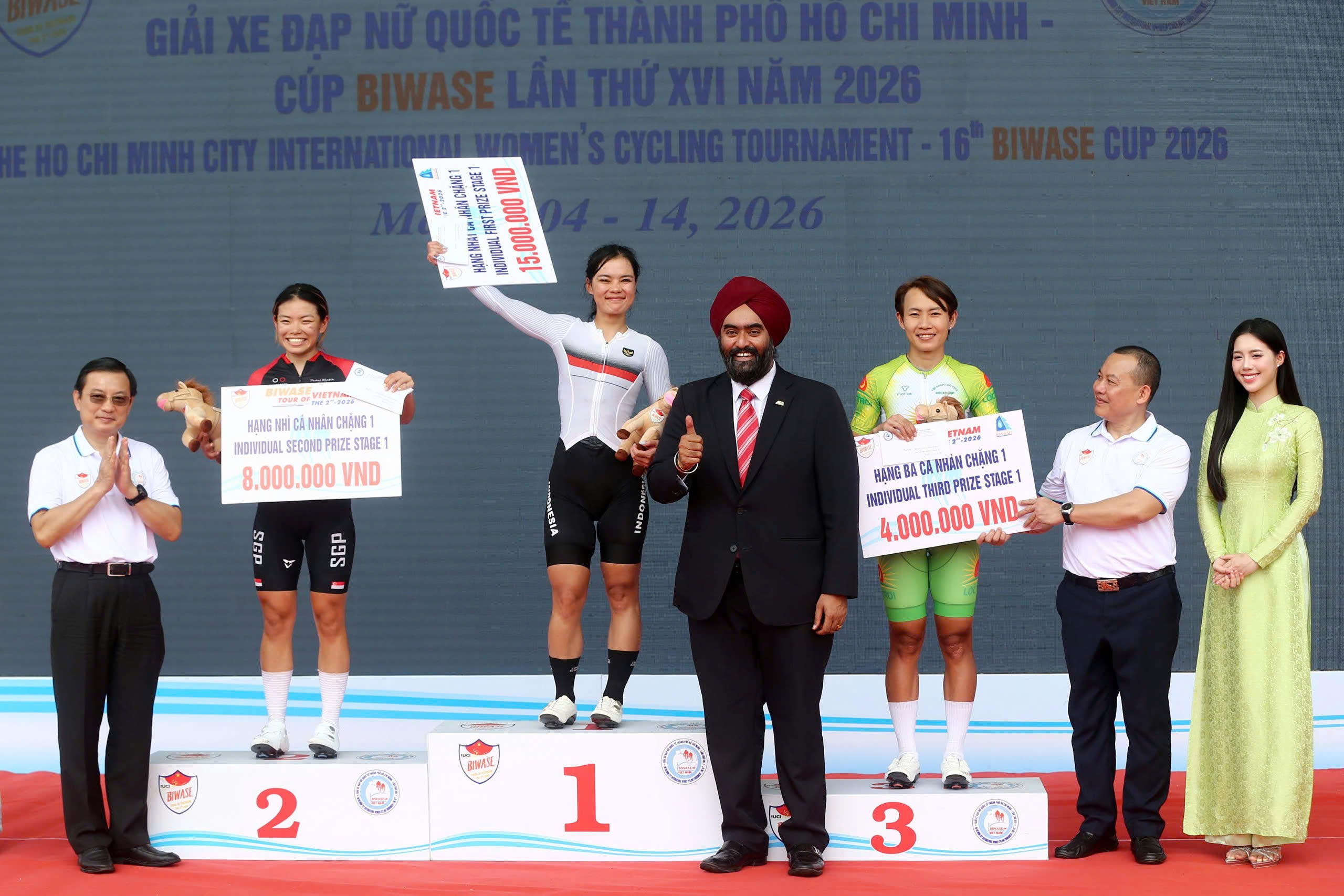 Hai tay đua ngoại tạo bất ngờ 4 Khai màn UCI Biwase Tour of Vietnam 2026: Hai tay đua ngoại tạo bất ngờ, Nguyễn Thị Thật về thứ ba - Ảnh 10.