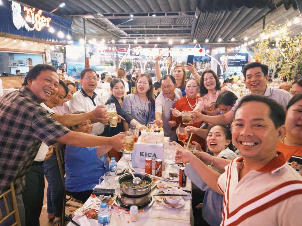 Sau lời tri ân chuyến xe buýt “chỉ còn là ký ức” của một trường đại học - 2