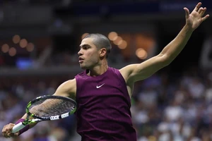 Tiafoe sốc với kiểu tóc húi trọc của Carlos Alcaraz