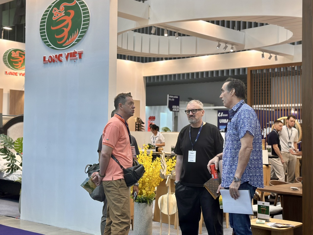 Xuất khẩu đồ gỗ Việt chuyển từ gia công sang có thương hiệu- Ảnh 2.