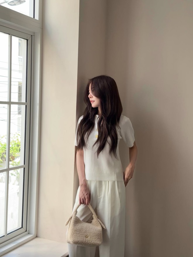 Bảng màu thời trang mùa xuân được làm dịu nhờ quần trắng tinh khôi- Ảnh 10. Bảng màu thời trang mùa xuân được làm dịu nhờ quần trắng tinh khôi- Ảnh 10.