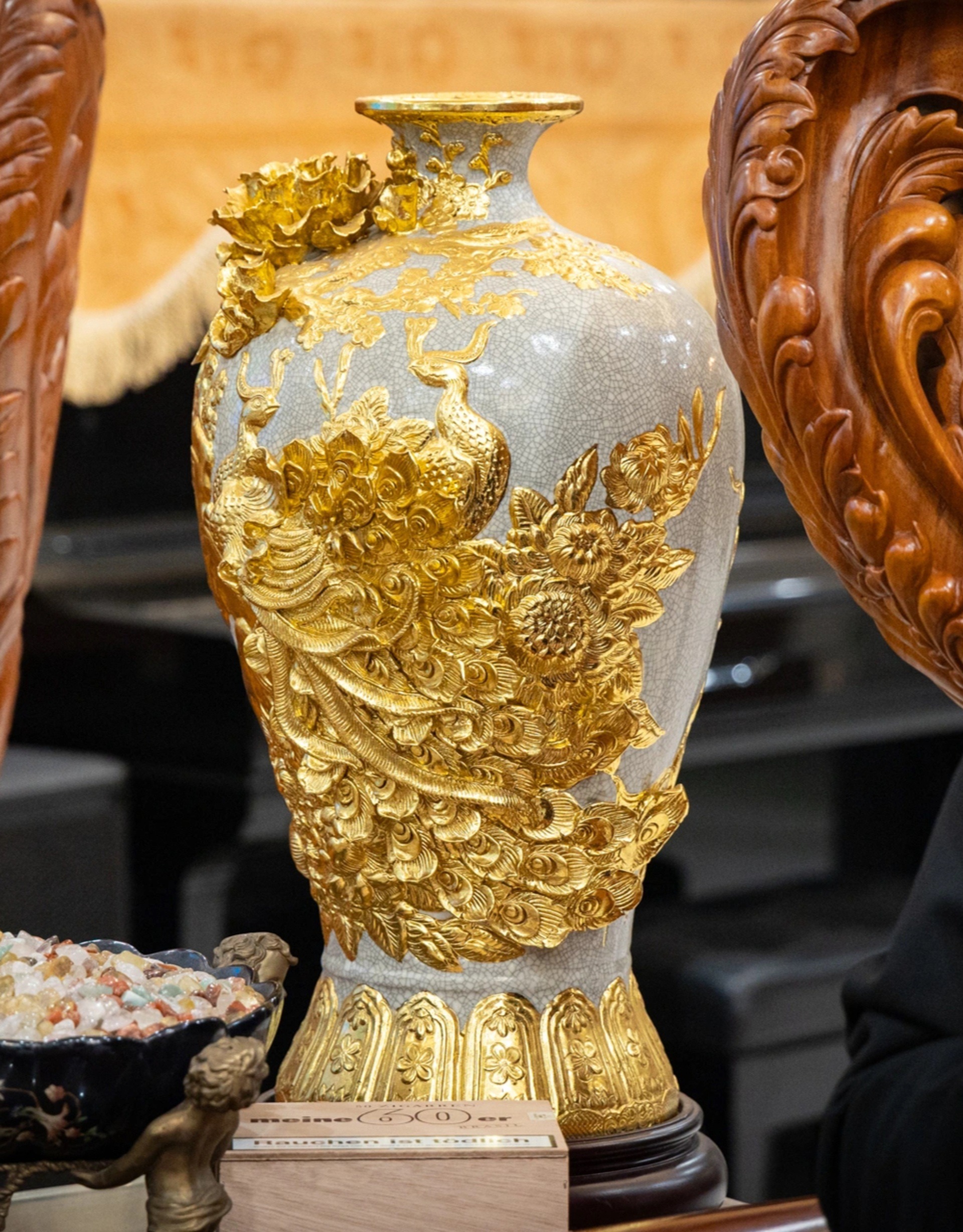 Nam NSND mang hàm Đại tá, cưới vợ đẹp kém 13 tuổi: U60 sống bình yên trong biệt thự bề thế ở Hà Nội- Ảnh 12. Nam NSND mang hàm Đại tá, cưới vợ đẹp kém 13 tuổi: U60 sống bình yên trong biệt thự bề thế ở Hà Nội- Ảnh 12.