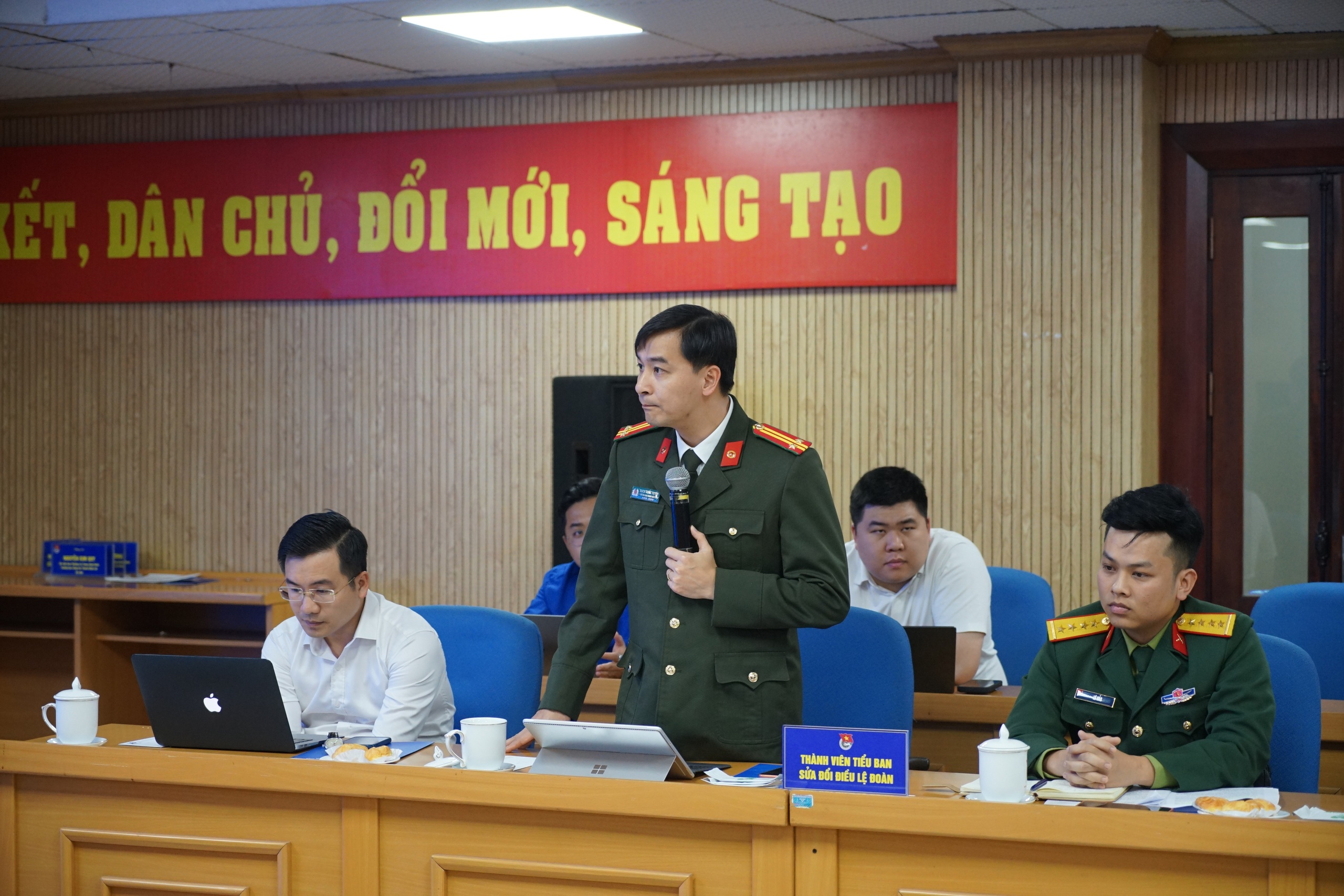 Sửa Điều lệ Đoàn: Không nên nâng cao tuổi Đoàn, đầu tư nhiều hơn cho Đoàn cơ sở 3 Đoàn - Ảnh 2.