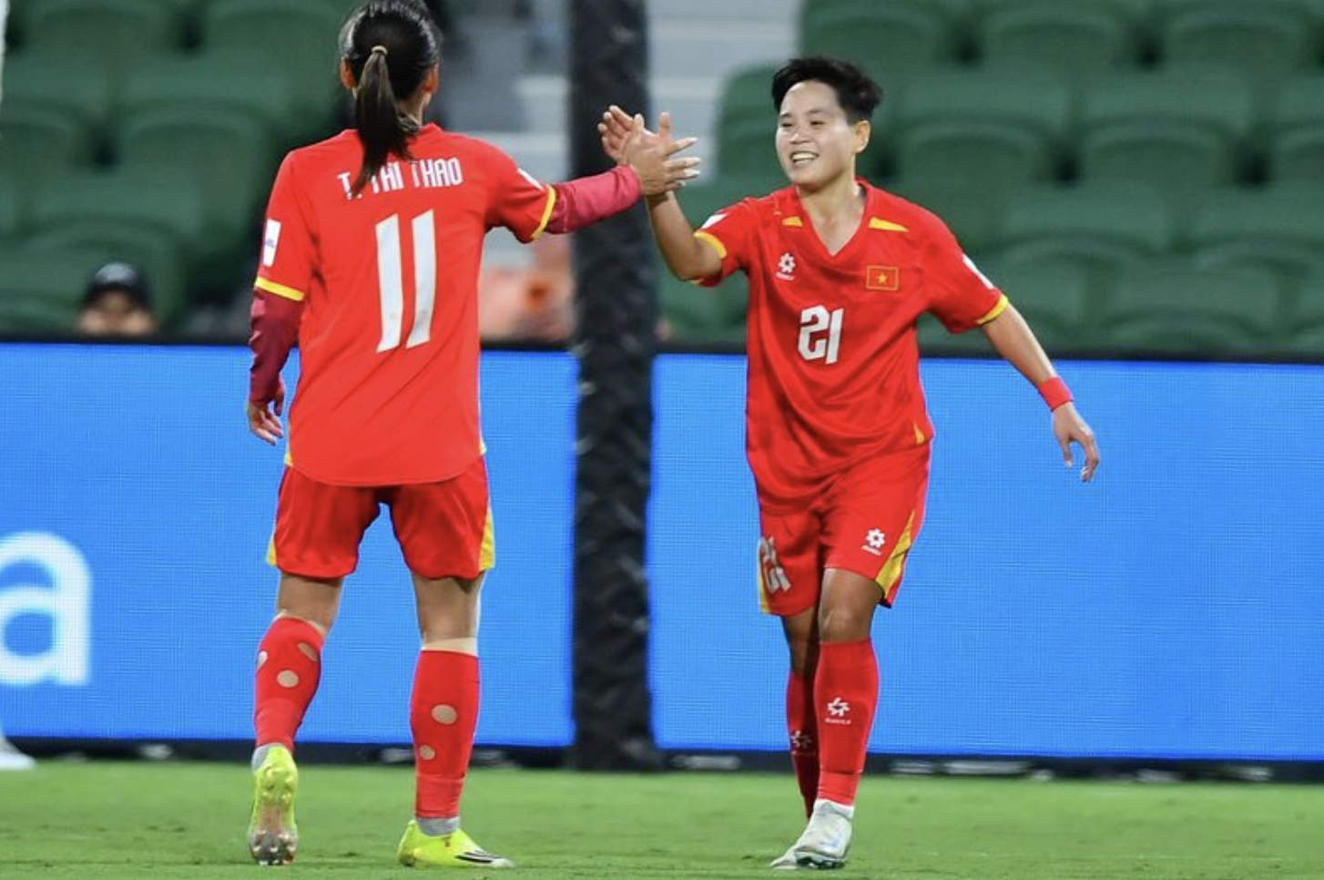 AFC viết quá hay: ‘Đội tuyển nữ Việt Nam khởi đầu hân hoan, Vạn Sự như ý’- Ảnh 2. AFC viết quá hay: ‘Đội tuyển nữ Việt Nam khởi đầu hân hoan, Vạn Sự như ý’- Ảnh 2.