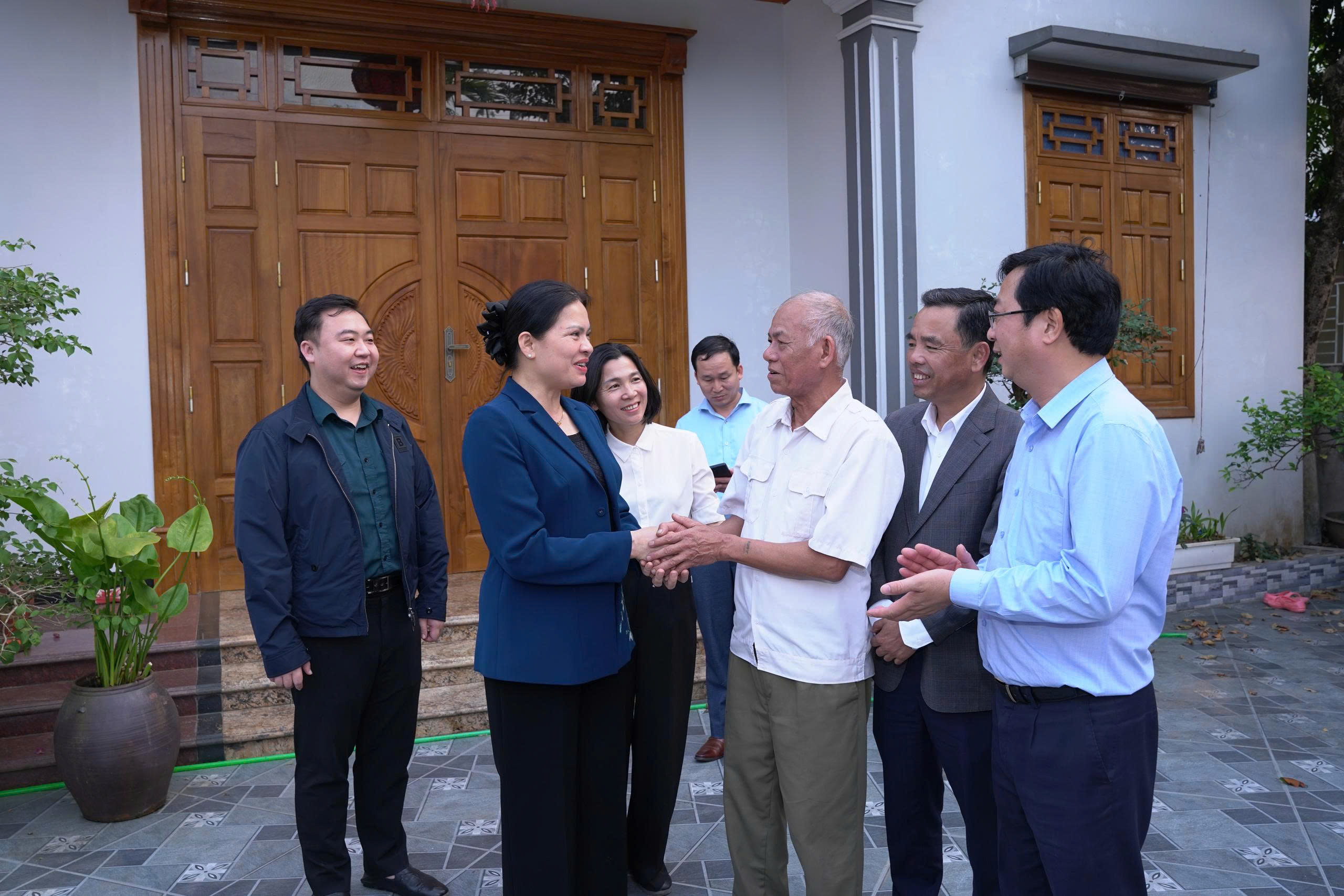 Bà Hà Thị Nga: Địa phương cần mở hướng đi mới, tạo sinh kế bền vững cho người dân- Ảnh 3. Bà Hà Thị Nga: Địa phương cần mở hướng đi mới, tạo sinh kế bền vững cho người dân- Ảnh 3.