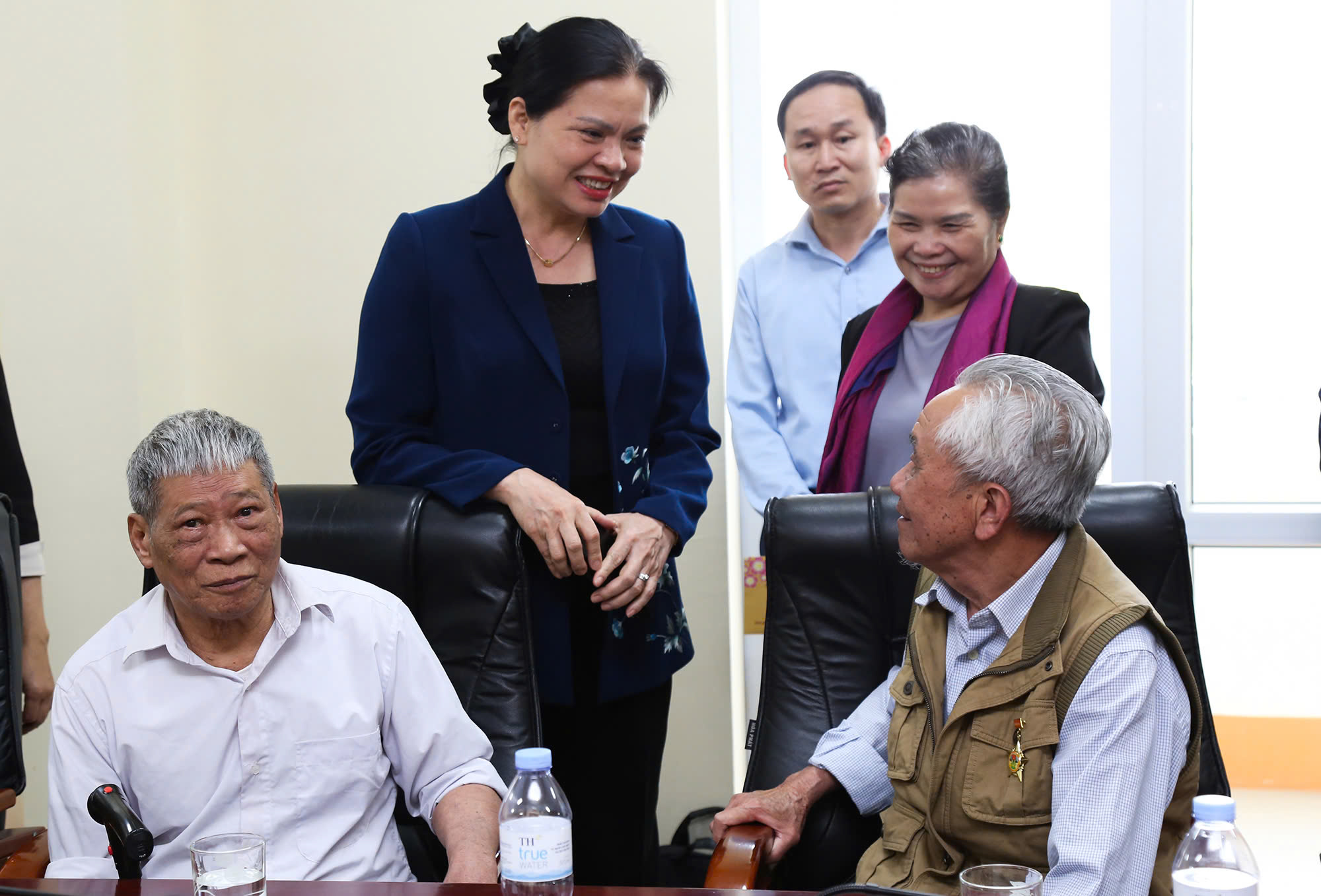 Bà Hà Thị Nga: Địa phương cần mở hướng đi mới, tạo sinh kế bền vững cho người dân- Ảnh 4. Bà Hà Thị Nga: Địa phương cần mở hướng đi mới, tạo sinh kế bền vững cho người dân- Ảnh 4.