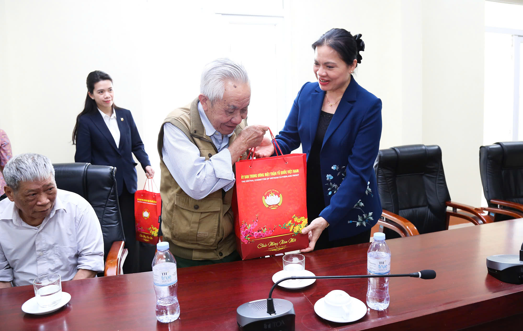 Bà Hà Thị Nga: Địa phương cần mở hướng đi mới, tạo sinh kế bền vững cho người dân- Ảnh 6. Bà Hà Thị Nga: Địa phương cần mở hướng đi mới, tạo sinh kế bền vững cho người dân- Ảnh 6.