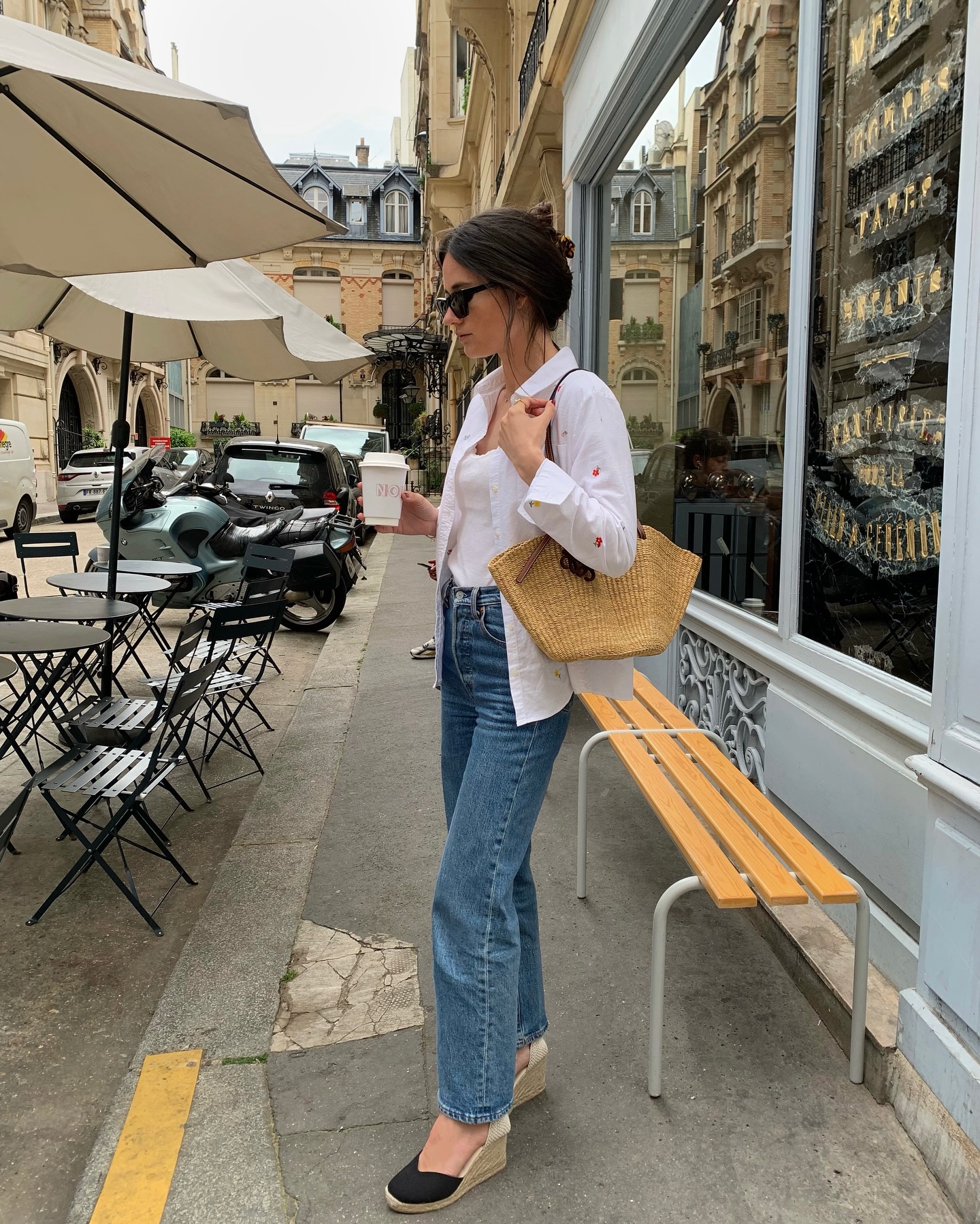 Style mùa hè của phụ nữ Pháp thường có 5 item đơn giản mà sang- Ảnh 4.