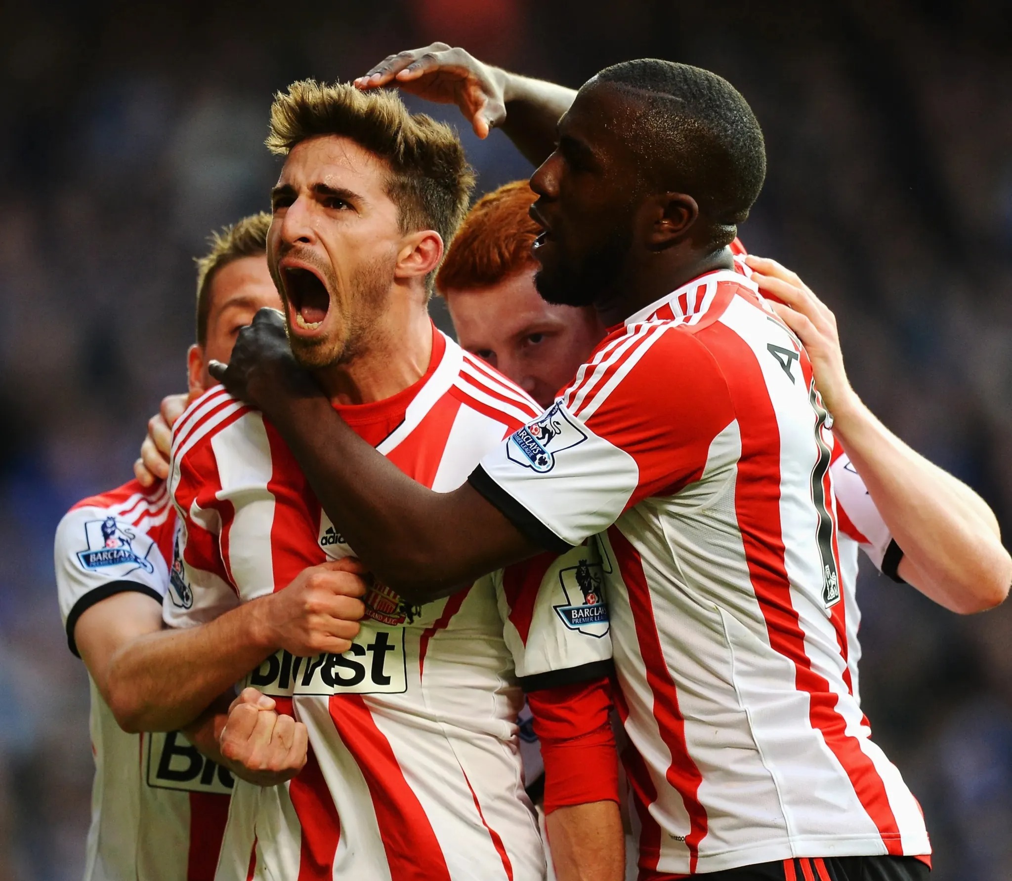 10 màn trụ hạng ngoạn mục nhất lịch sử Ngoại hạng Anh - Ảnh 10.