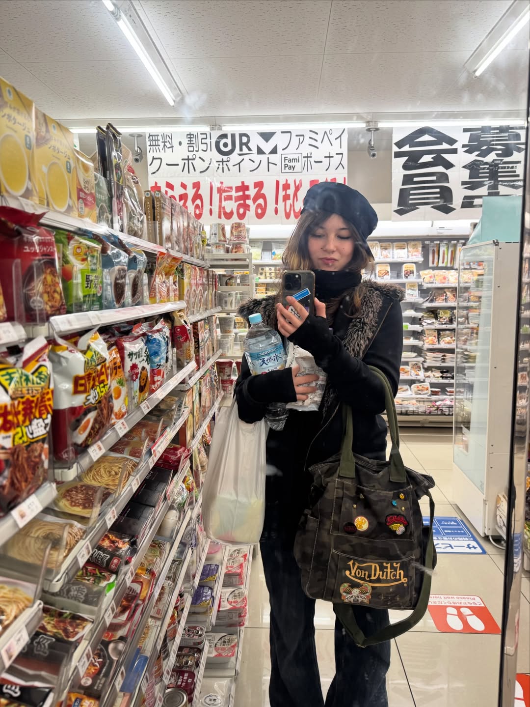 1772665356 370 Than thai gay bao toan cau gu thoi trang dinh