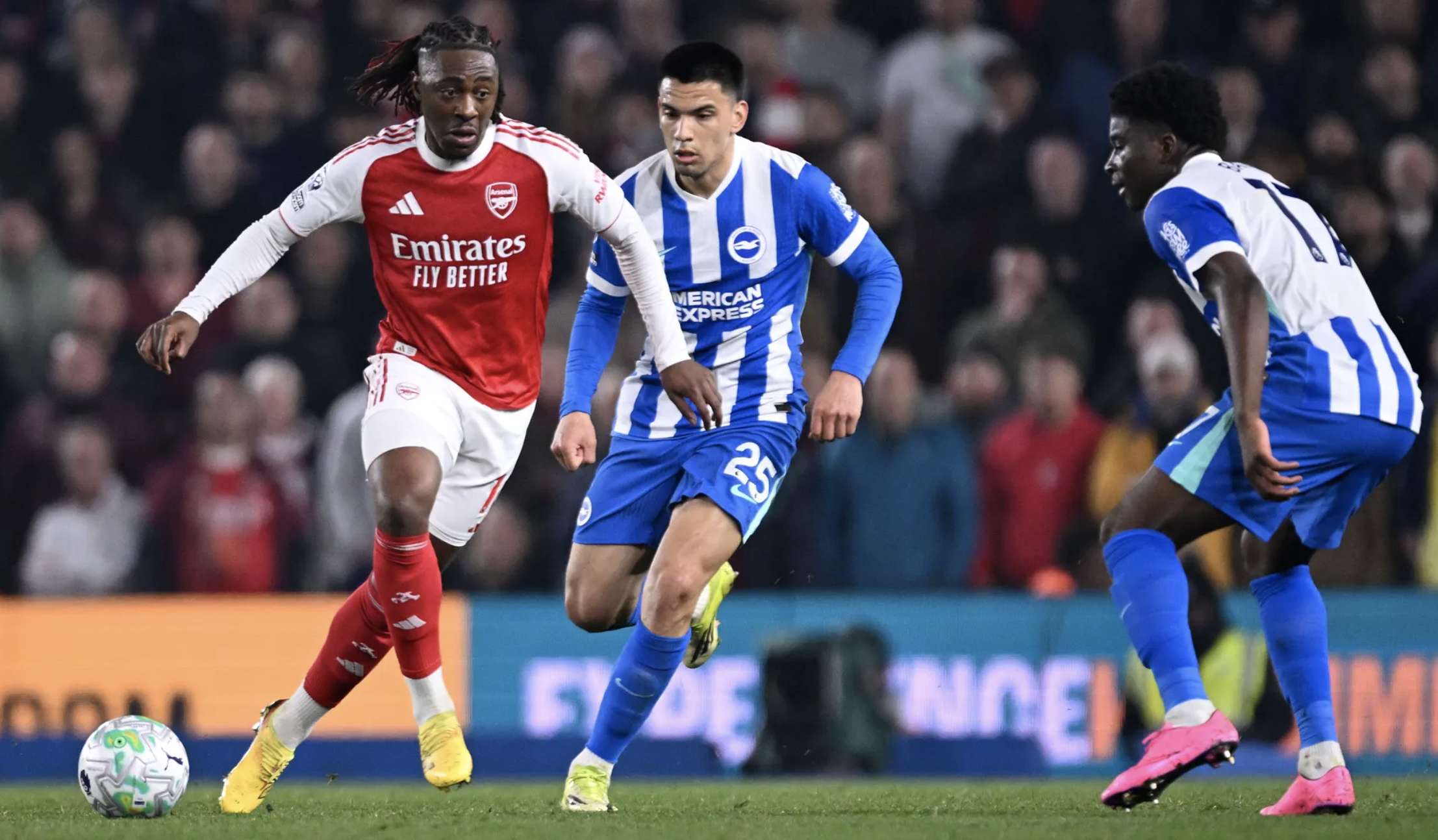 Bukayo Saka ghi bàn trận đấu thứ 300, Arsenal rộng cửa vô địch - Ảnh 4.