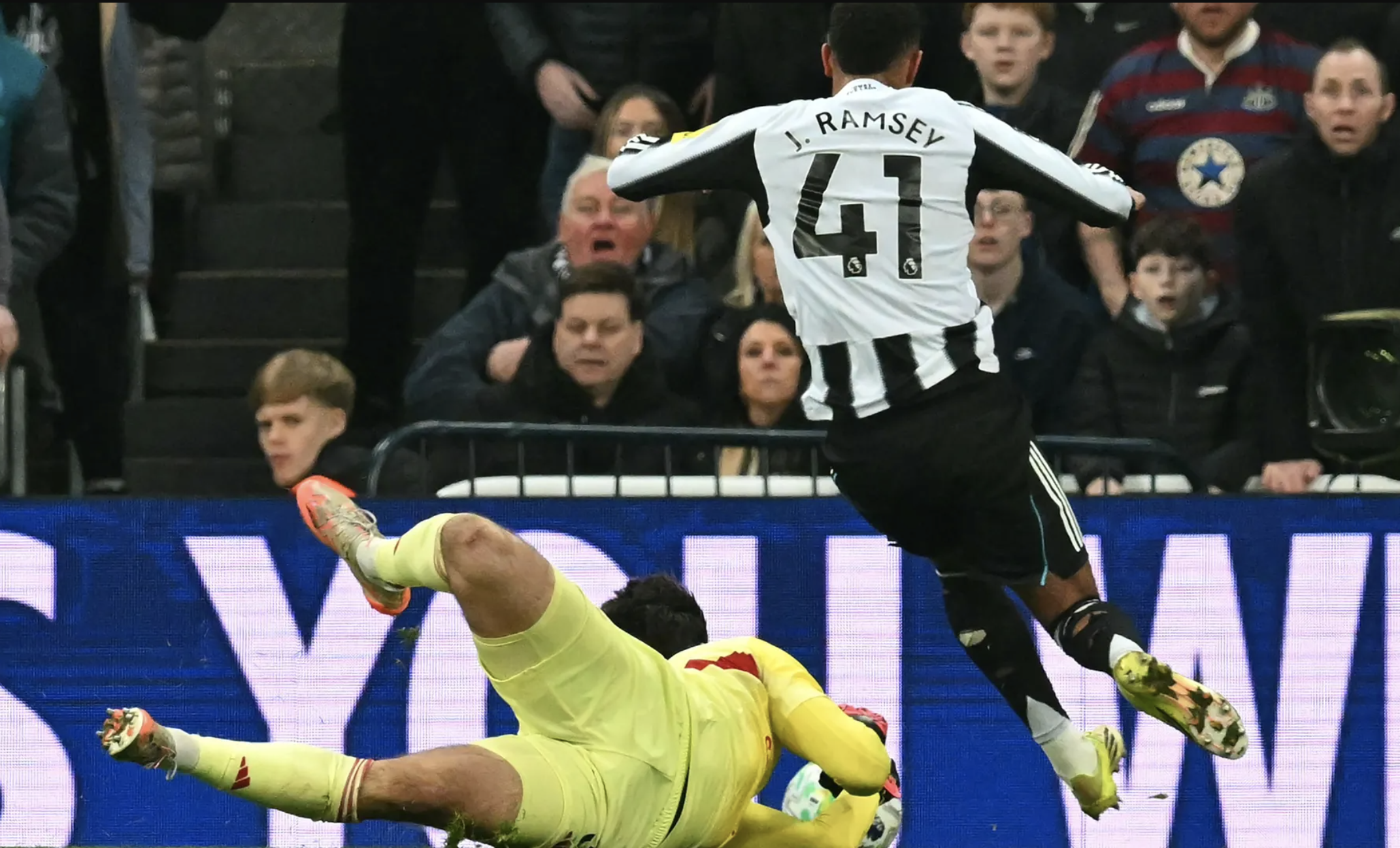 Siêu phẩm của Osula nhấn chìm 