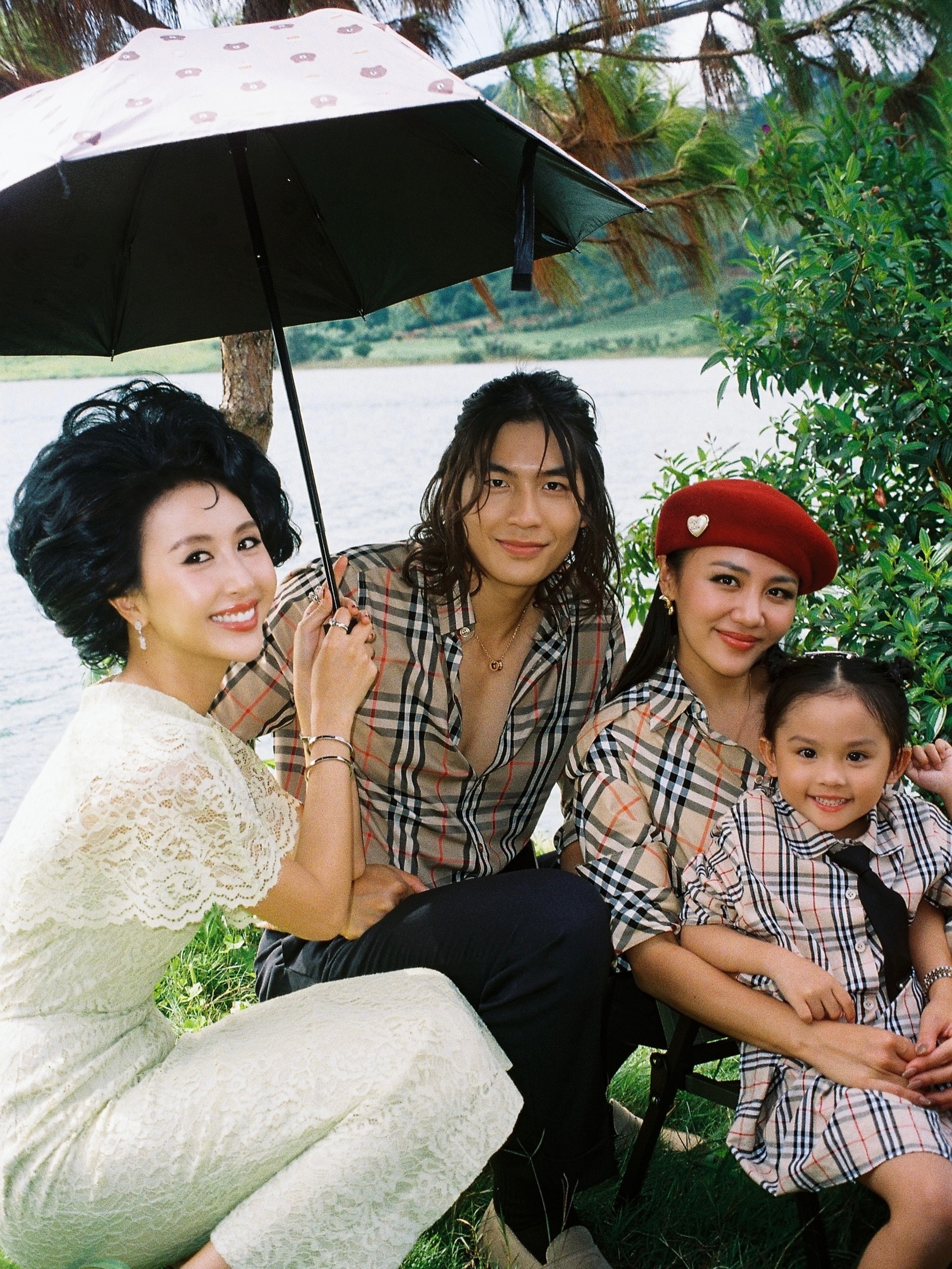 Mỹ nhân Thỏ ơi: Hot girl Hà thành đời đầu, gu thời trang táo bạo tuổi 30  - 3