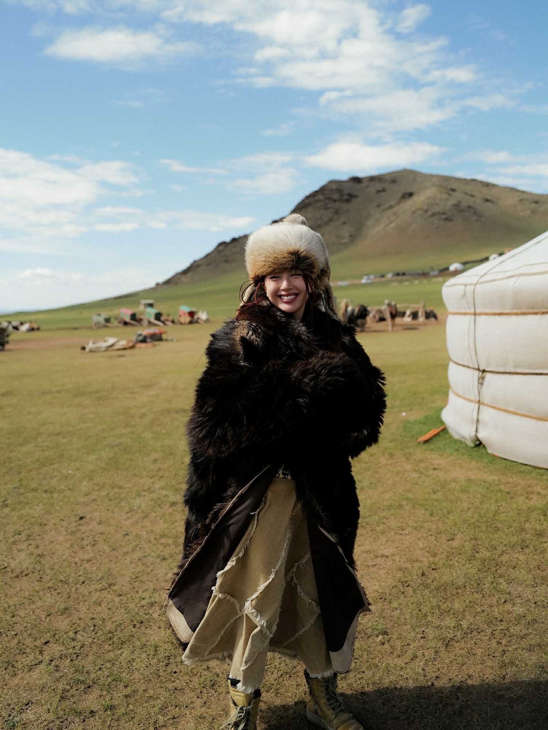 Mỹ nhân Thỏ ơi: Hot girl Hà thành đời đầu, gu thời trang táo bạo tuổi 30  - 16