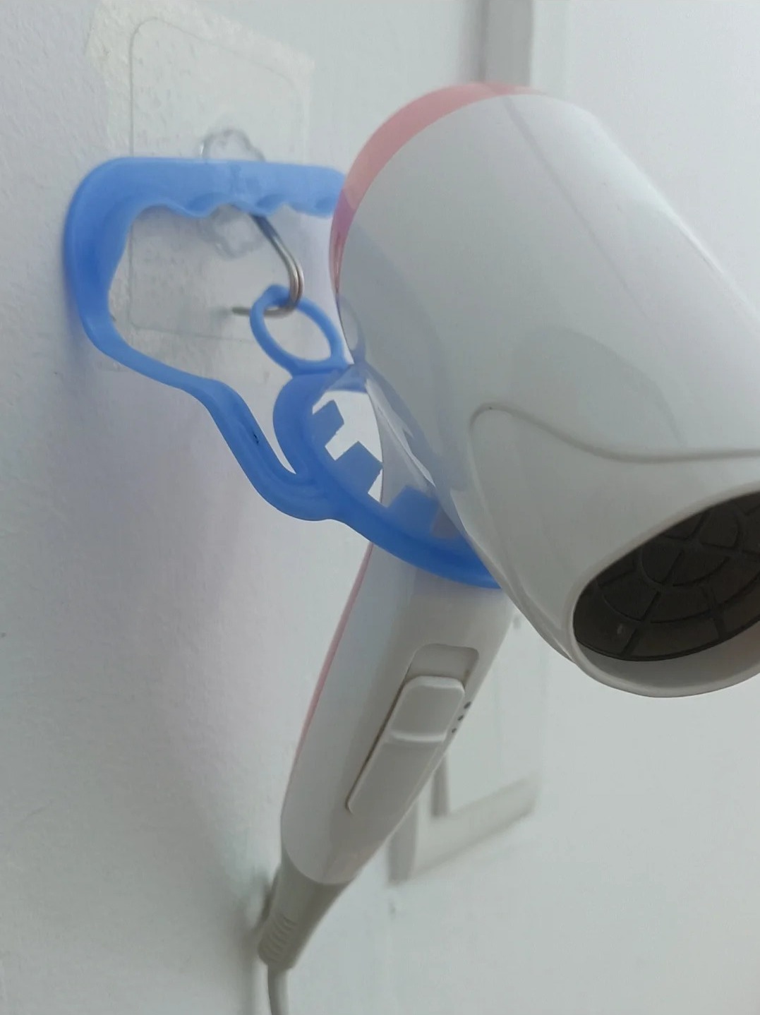 Hàng xóm ghé chơi, nhìn cảnh này trong nhà tôi lập tức bái 2 tiếng: 