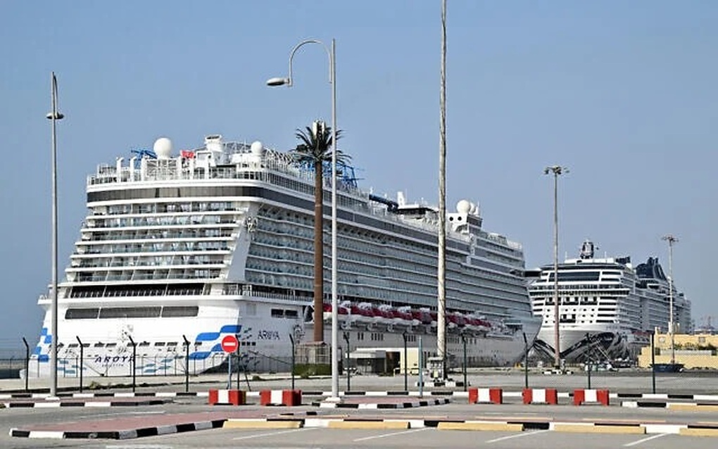 Nhà giàu Dubai chi hàng trăm nghìn USD chạy xung đột - 2