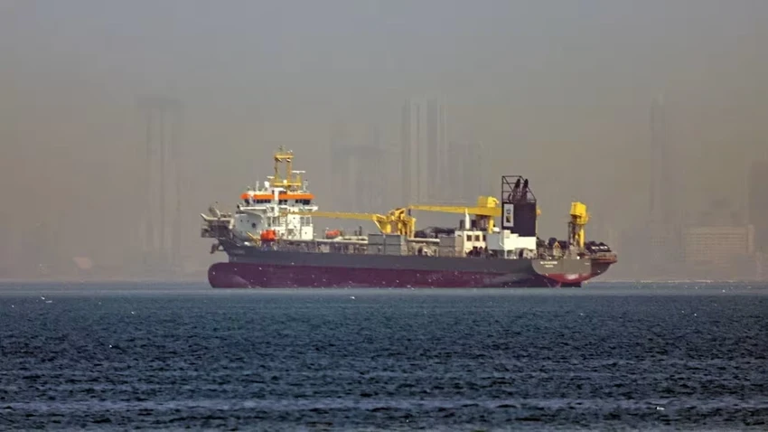 Giá dầu thế giới tăng sốc khi Iran tuyên bố phong tỏa eo biển Hormuz. Ảnh minh họa: EPA/Shutterstock gia-dau-hormuz-iran-2006-261.jpg