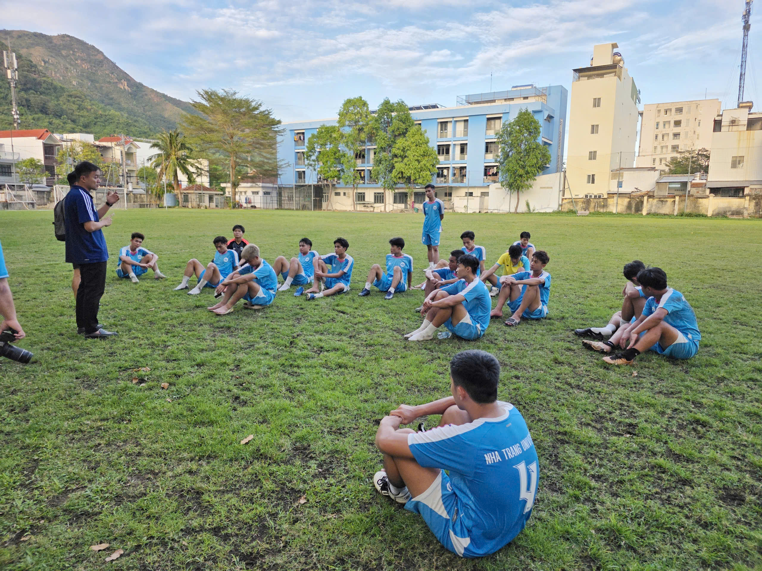 Chủ nhà Trường ĐH Nha Trang quyết tâm tỏa sáng tại VCK TNSV THACO cup 2026- Ảnh 6.