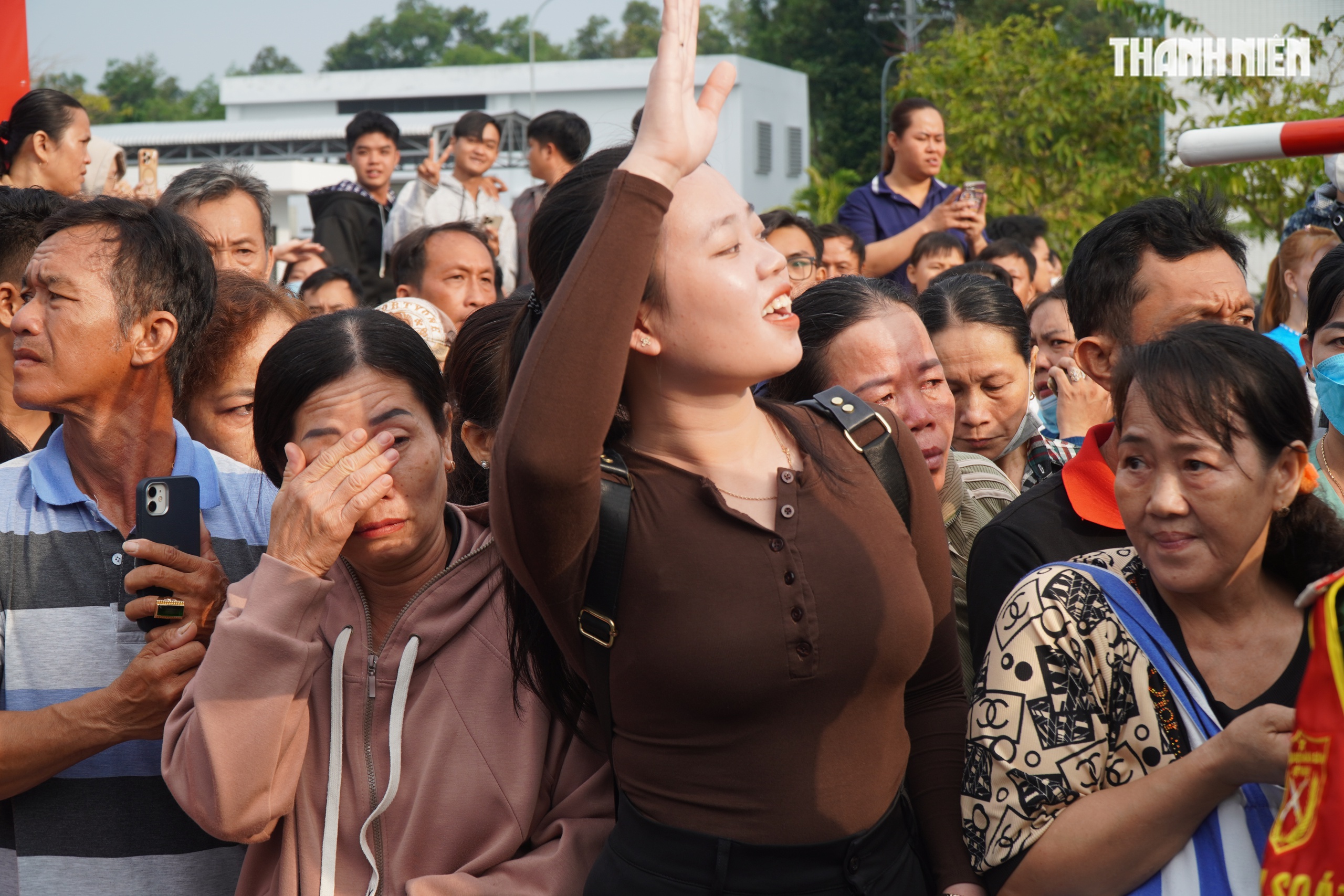 Khoảnh khắc xúc động hơn 4.400 tân binh ở Vĩnh Long lên đường nhập ngũ- Ảnh 9. Khoảnh khắc xúc động hơn 4.400 tân binh ở Vĩnh Long lên đường nhập ngũ- Ảnh 9.