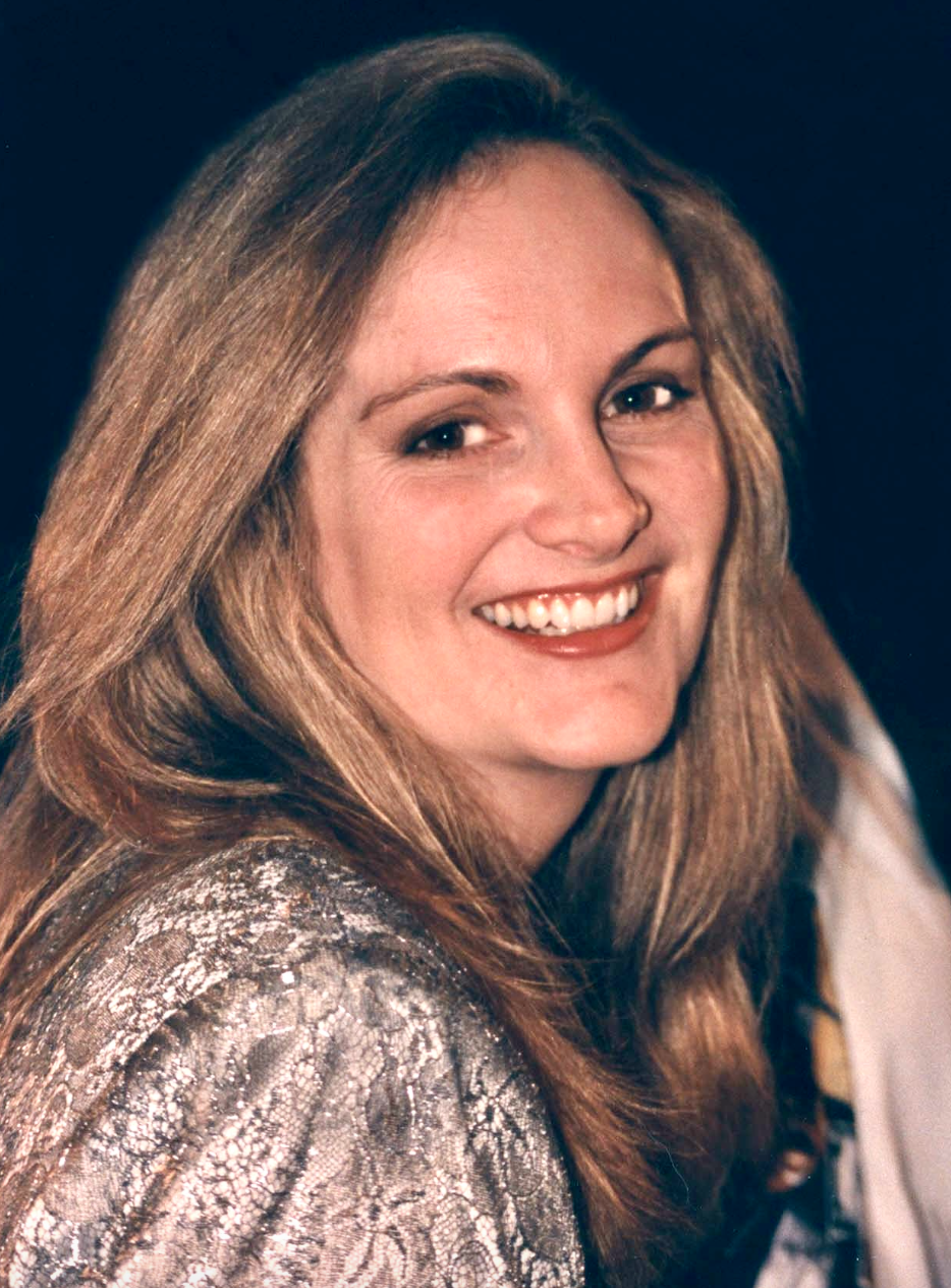 Cựu HLV The Face Mỹ có mẹ từng bị bắt cóc và tẩy não, sự nghiệp thăng hoa chỉ sau 1 lần test ống kính- Ảnh 3.