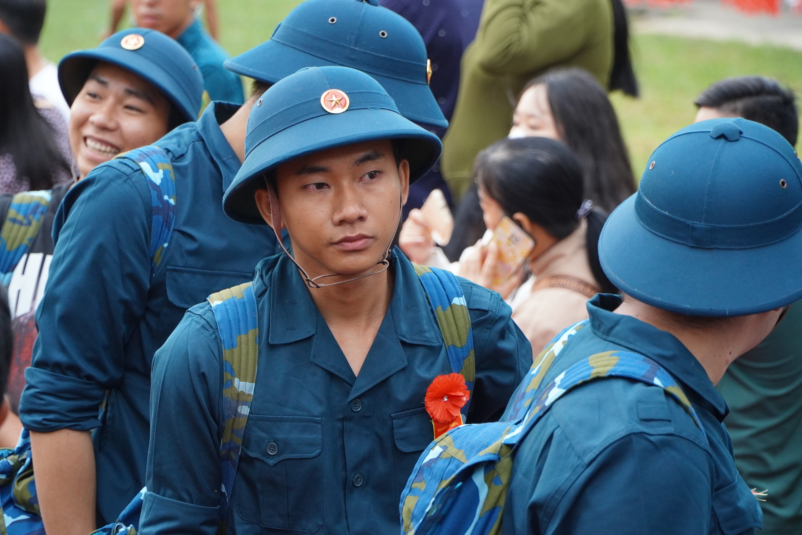 Vợ chồng U.60 cùng ‘khóc vì hạnh phúc’ khi tiễn con nhập ngũ - Ảnh 4.