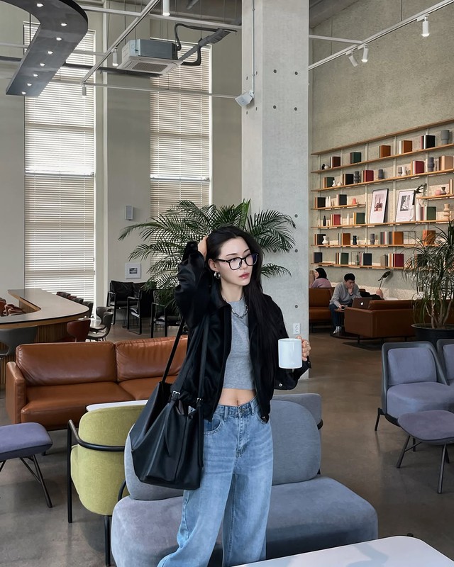 Phá cách cùng túi xách bản to, chiếm trọn tâm điểm phố đông - Ảnh 6.