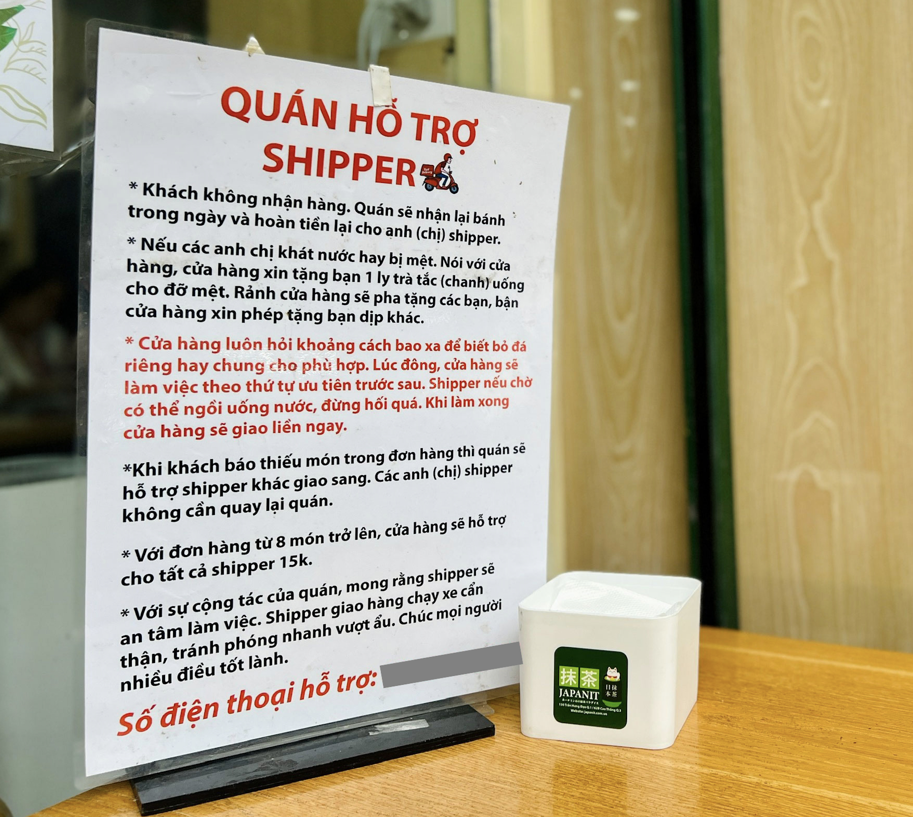 Từ nay nhiều quán bao shipper máy lạnh, sạc pin miễn phí khiến hàng triệu người ấm lòng- Ảnh 2.