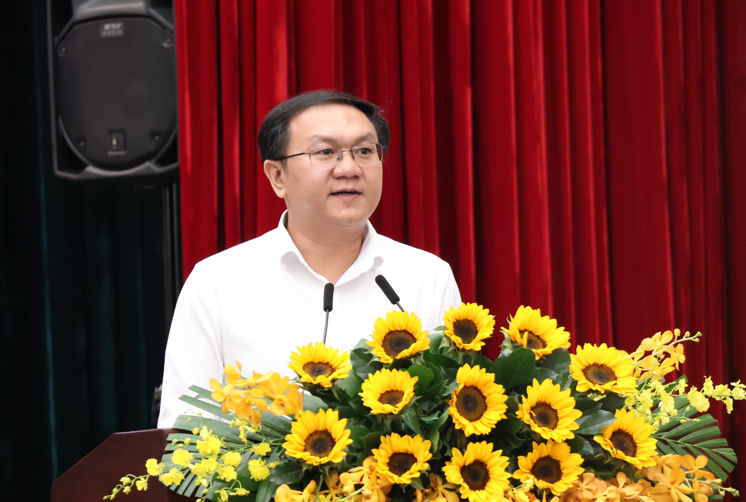 TPHCM trao giải thưởng báo chí viết về Nghị quyết 57 phát triển khoa học - công  - Ảnh 2.