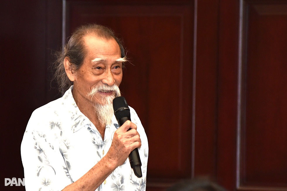 Ca sĩ Anh Tú chia sẻ về hành trình nghệ thuật tại buổi gặp lãnh đạo TPHCM - 2