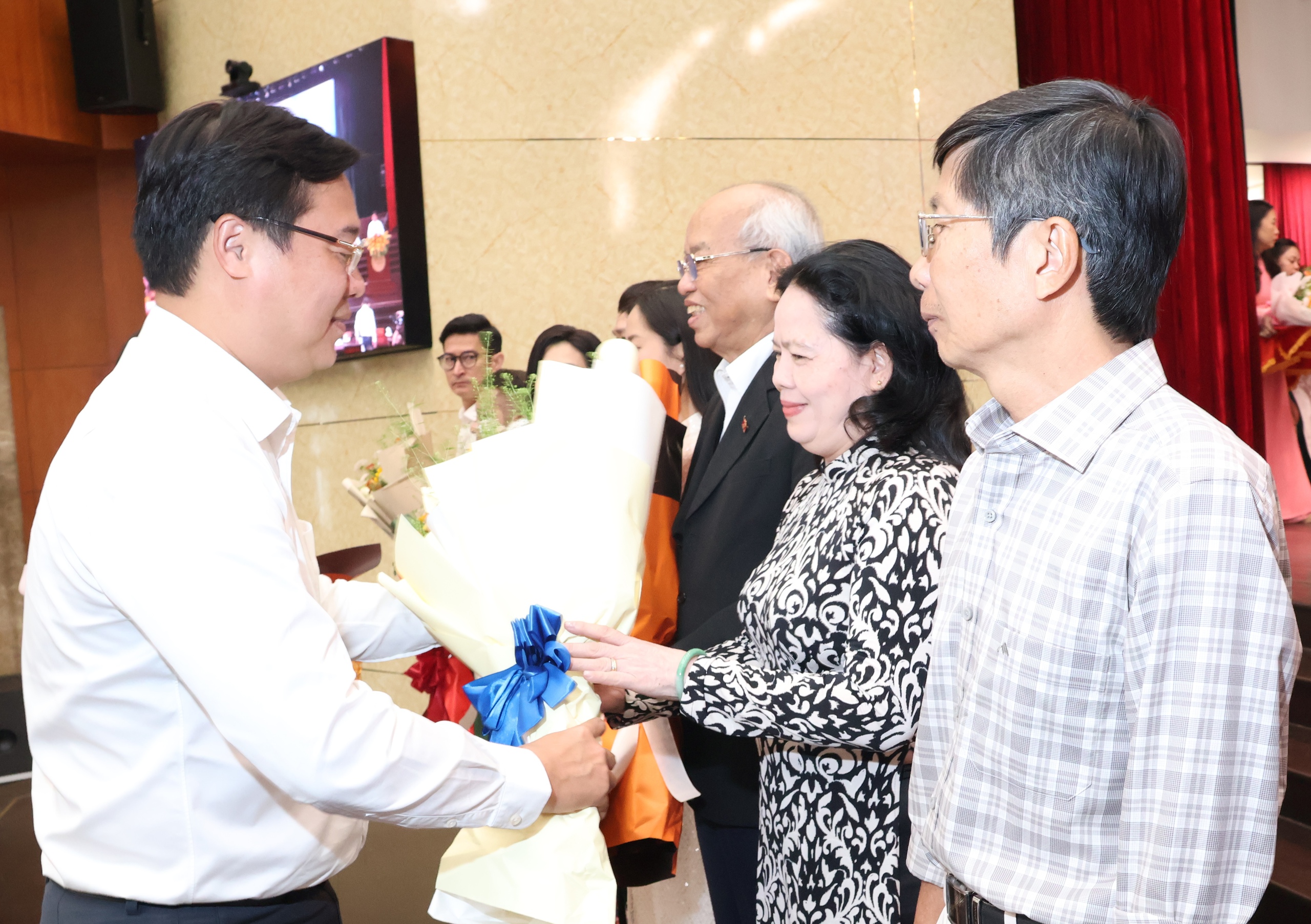 Lãnh đạo Thành ủy TPHCM thông tin tiến độ Nhà hát Giao hưởng và trung tâm biểu diễn Thủ Thiêm - Ảnh 7.