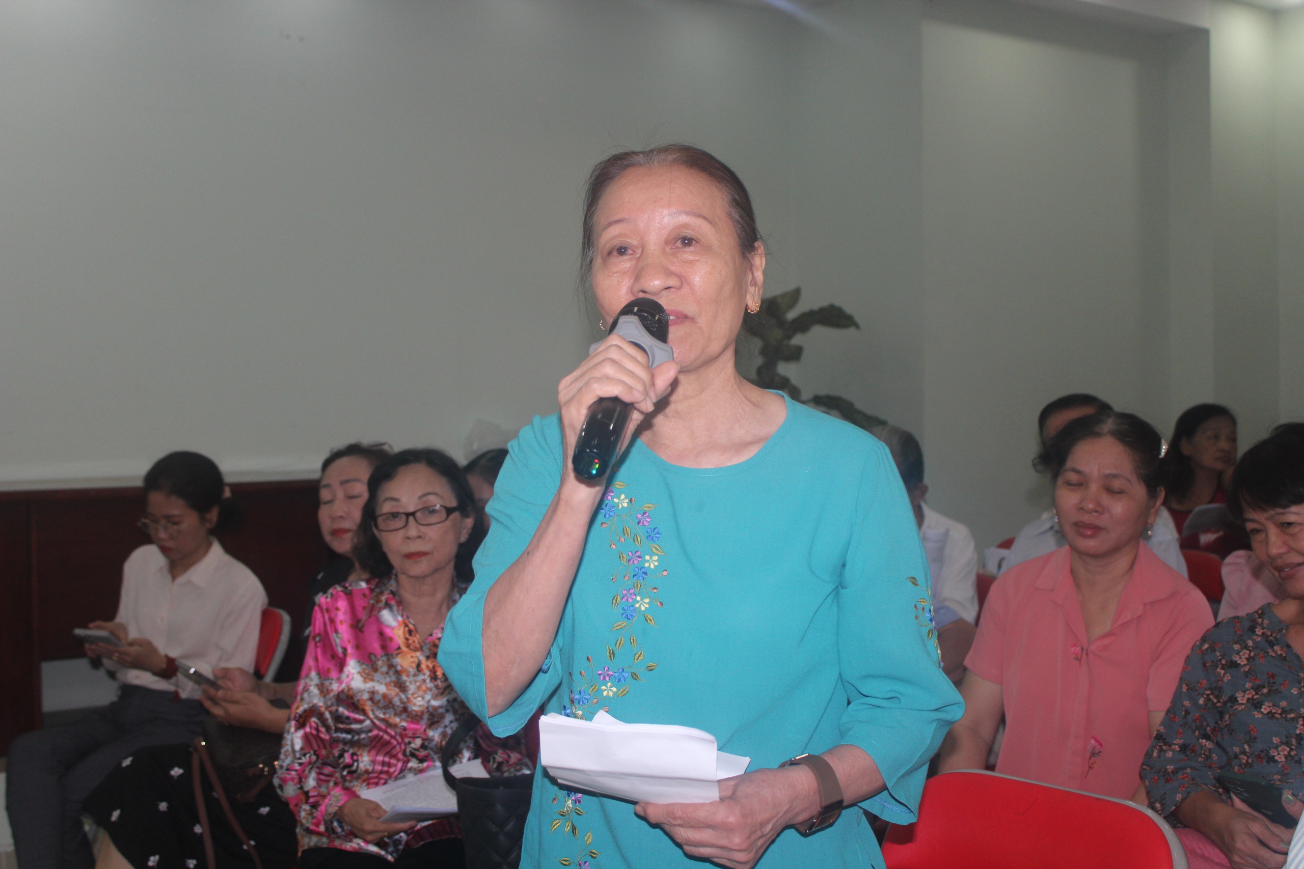 Cử tri phường Minh Phụng mong muốn bảo đảm việc làm, tiếp cận nhà ở xã hội - Ảnh 3.