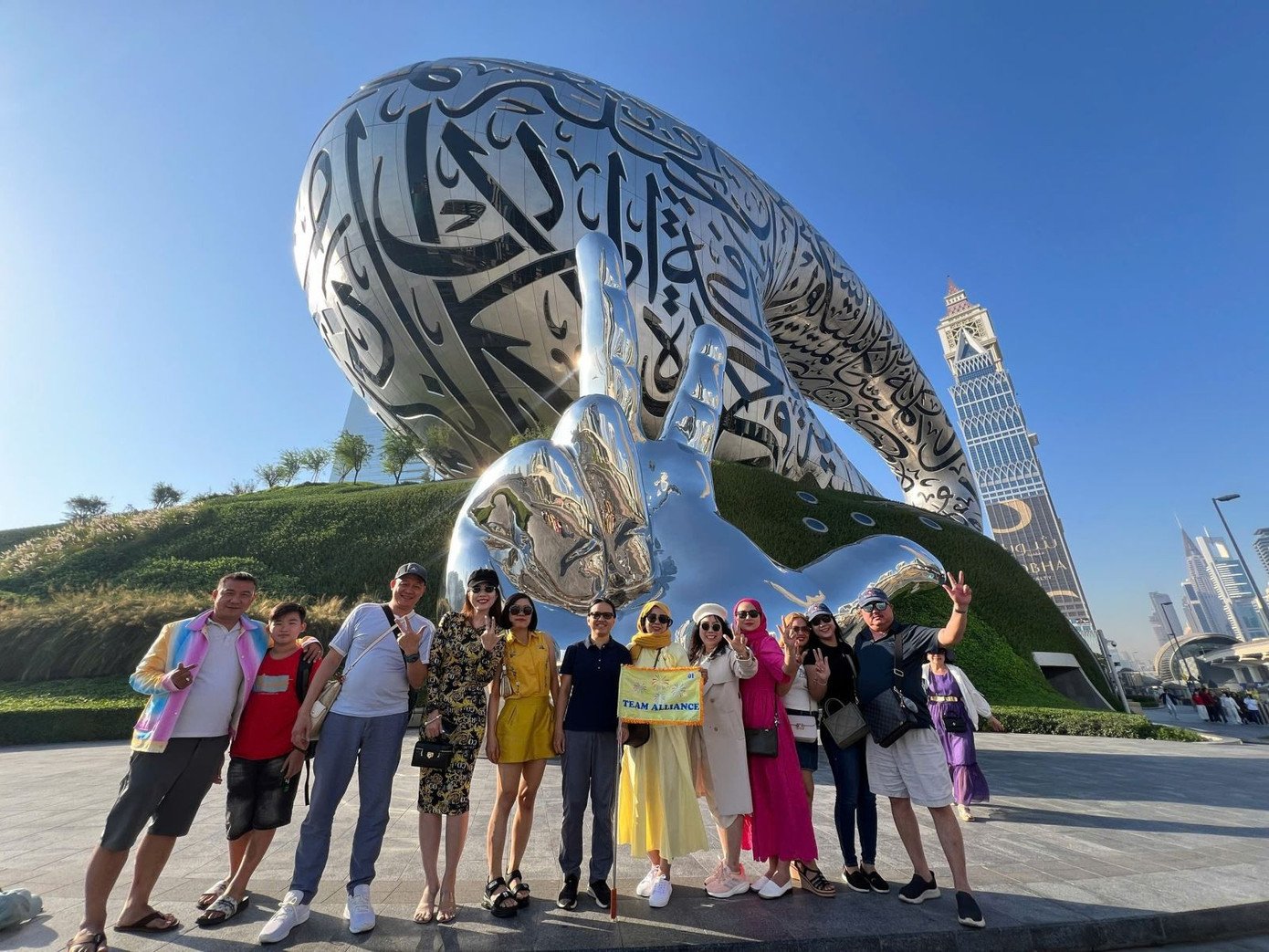 Bất ngờ cách Tổng thống UAE ứng xử với du khách - 7