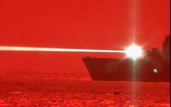 Những vũ khí hiện đại được sử dụng trong chiến dịch tấn công Iran - Ảnh 4.