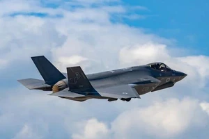 Trận không chiến lịch sử giữa F-35 Israel và Yak-130 Iran