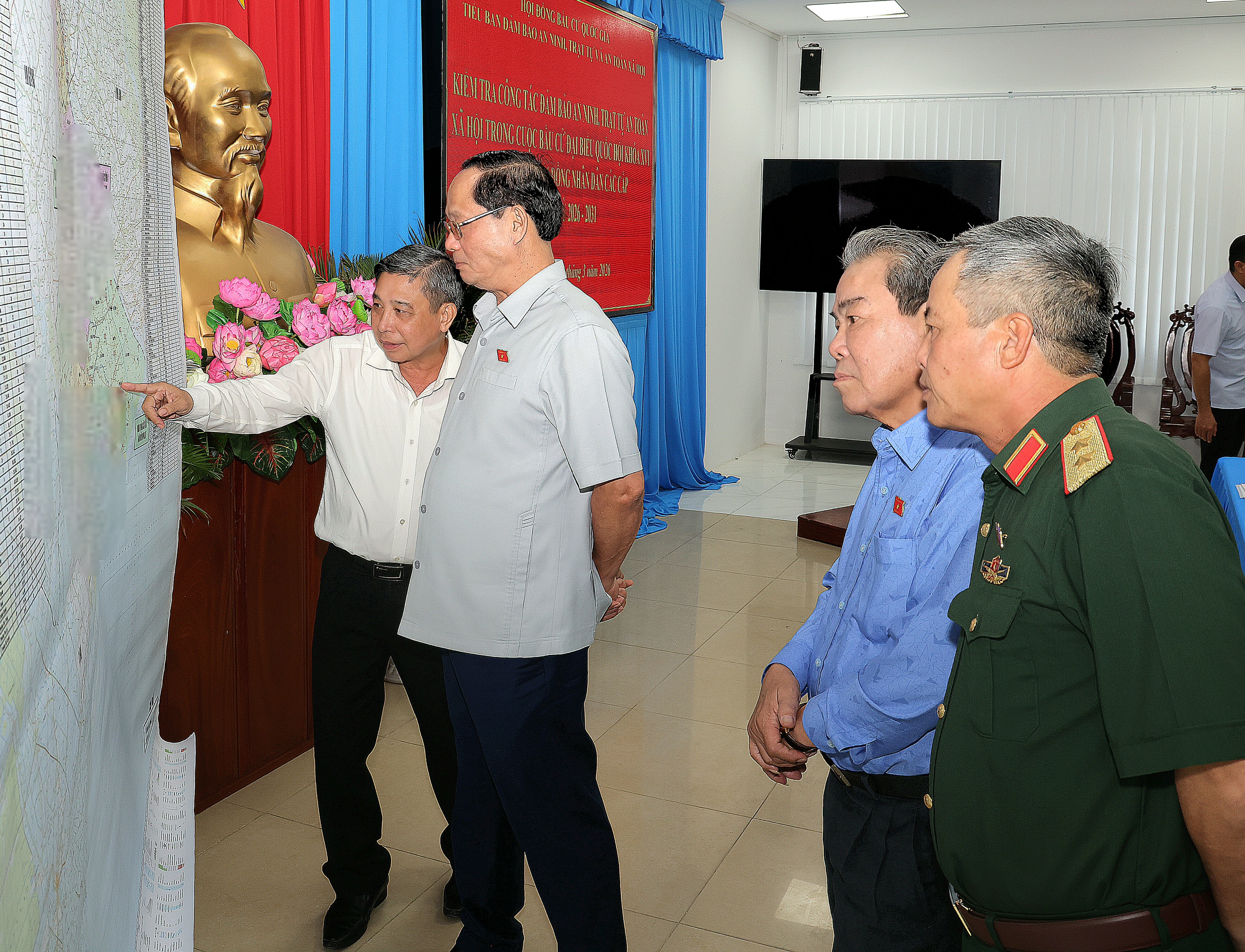 Phó Chủ tịch Quốc hội Trần Quang Phương kiểm tra công tác bầu cử tại Cần Thơ 2026 - Ảnh 3.