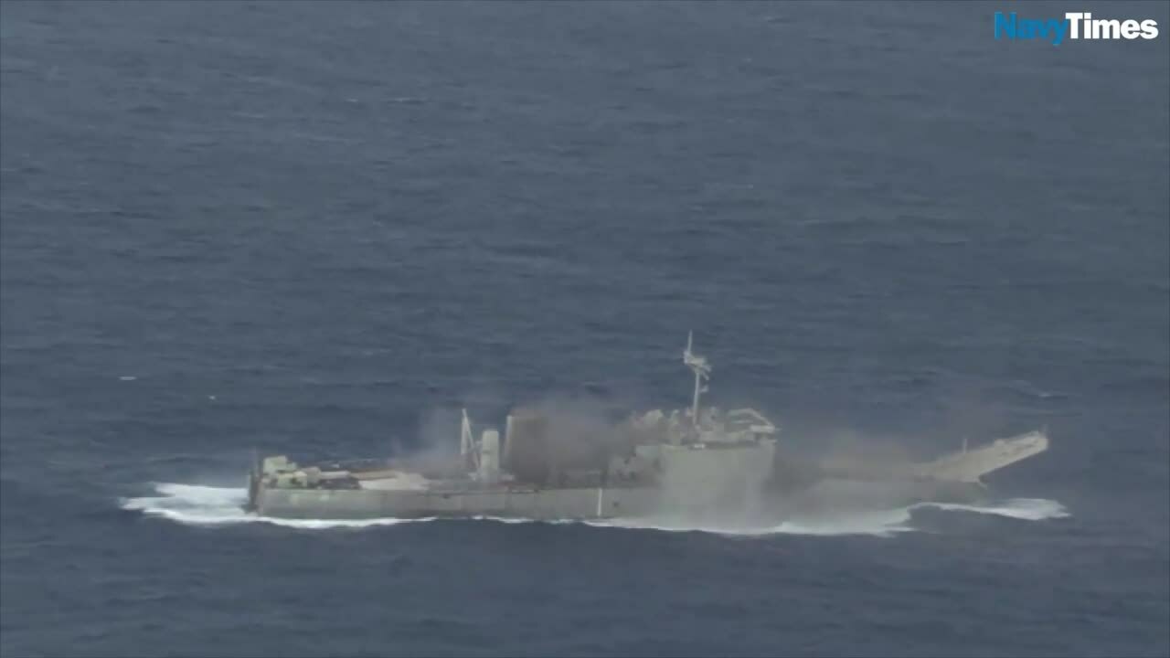 Mỹ diễn tập đánh chìm tàu